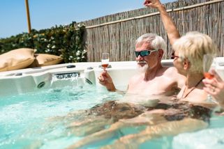 Dalibor Martínek: Přestaňme přidávat peníze důchodcům. Každý ať se snaží sám za sebe